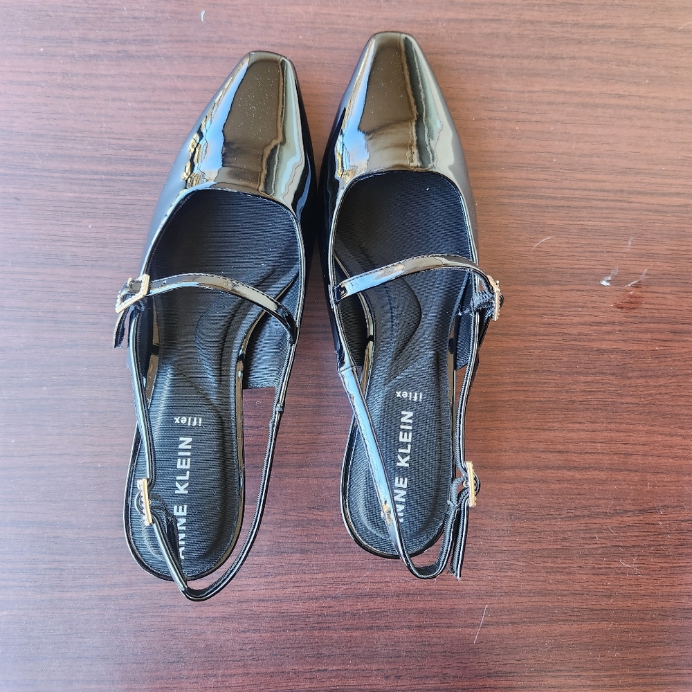 Anne Klein Glossy Tyra Sling Back Kitten Heel Size 5.5  pointed Toes Shoe